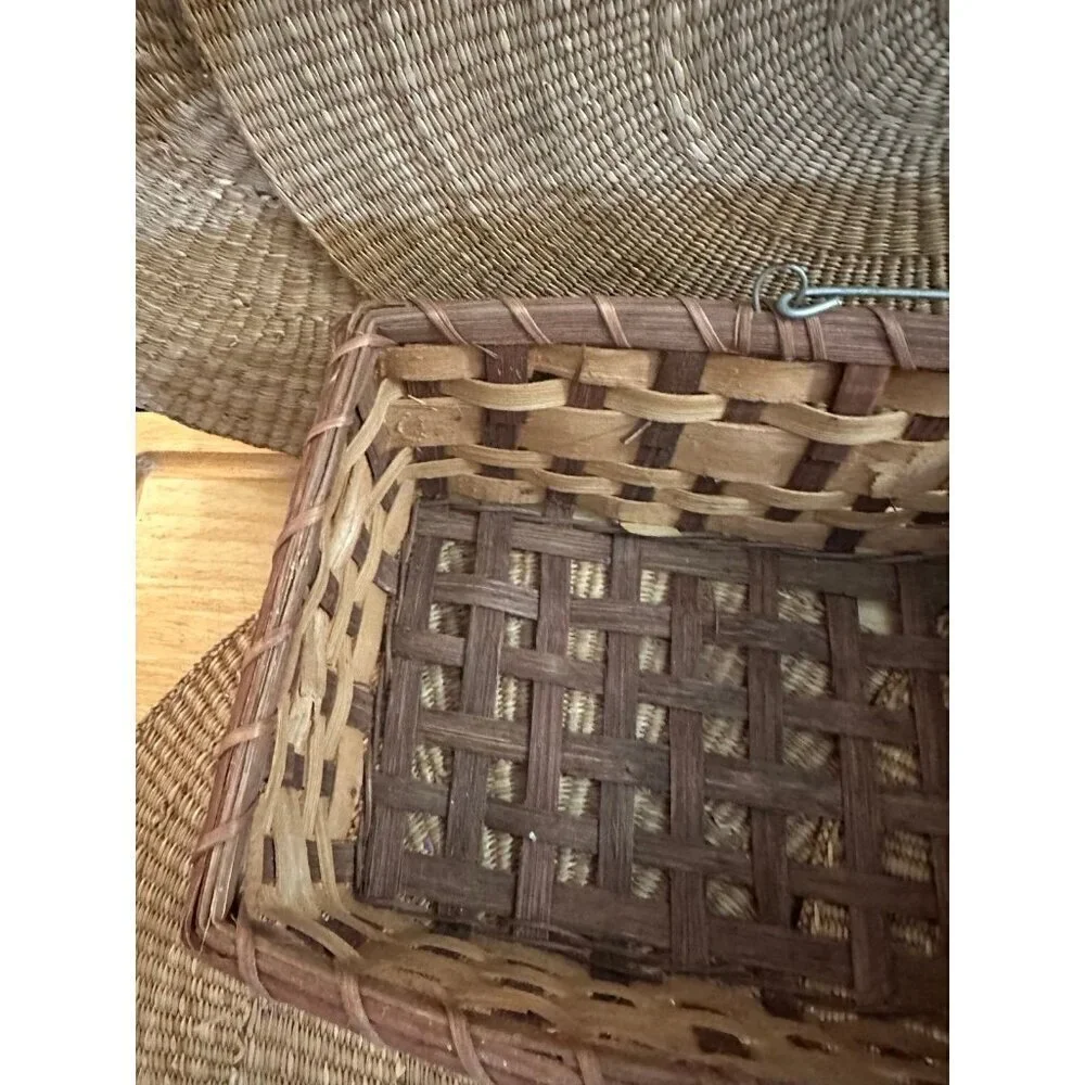 Vintage Woven Basket with Apple Design & Wooden Handle